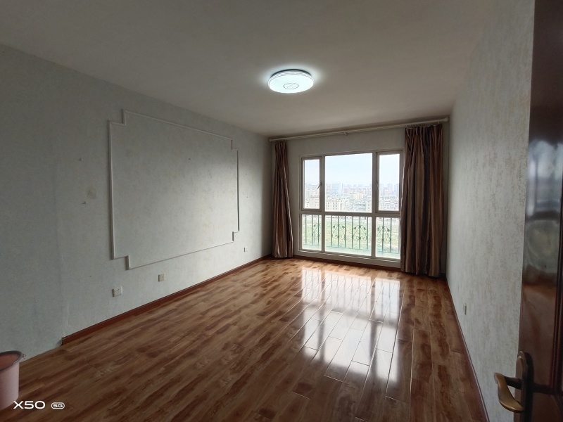 2室2廳2陽臺 世紀(jì)城玉春苑客廳