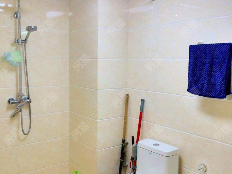 2室2廳1陽臺 銀海櫻花語幸福里衛(wèi)生間