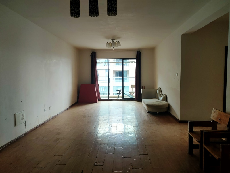 3室2廳2陽(yáng)臺(tái) 廣福城沁福園客廳