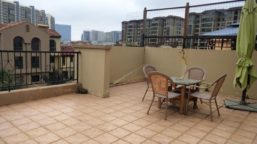 5室3廳2陽臺(tái) 奧宸橙郡一期別墅陽臺(tái)