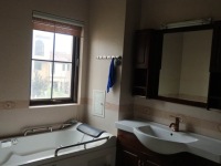 5室3廳2陽臺(tái) 奧宸橙郡一期別墅衛(wèi)生間