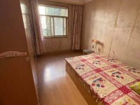 4室2廳2陽(yáng)臺(tái) 金殿青龍山（云南省生物制藥廠生活區(qū)）客廳