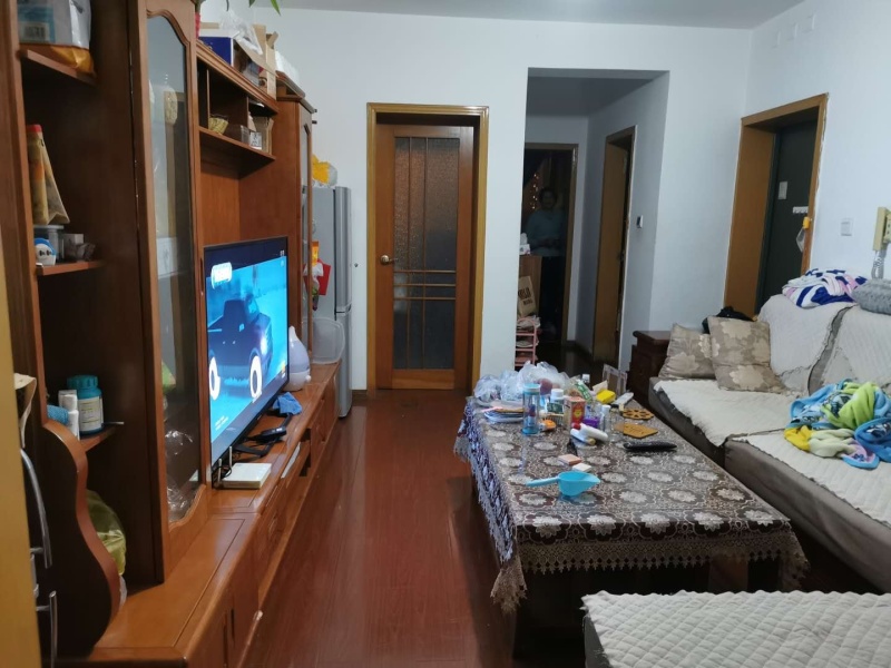 2室2廳1陽臺 時代年華錦華苑客廳