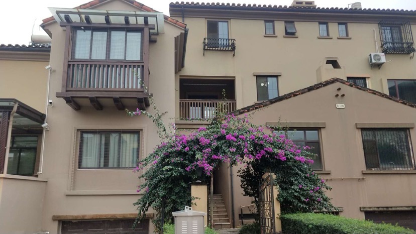 5室3廳2陽臺(tái) 奧宸橙郡一期別墅門廳