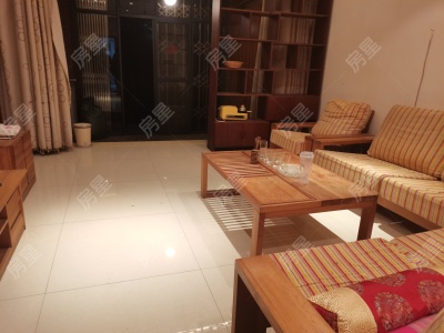 3室2廳1陽臺 滇池衛(wèi)城橡尚