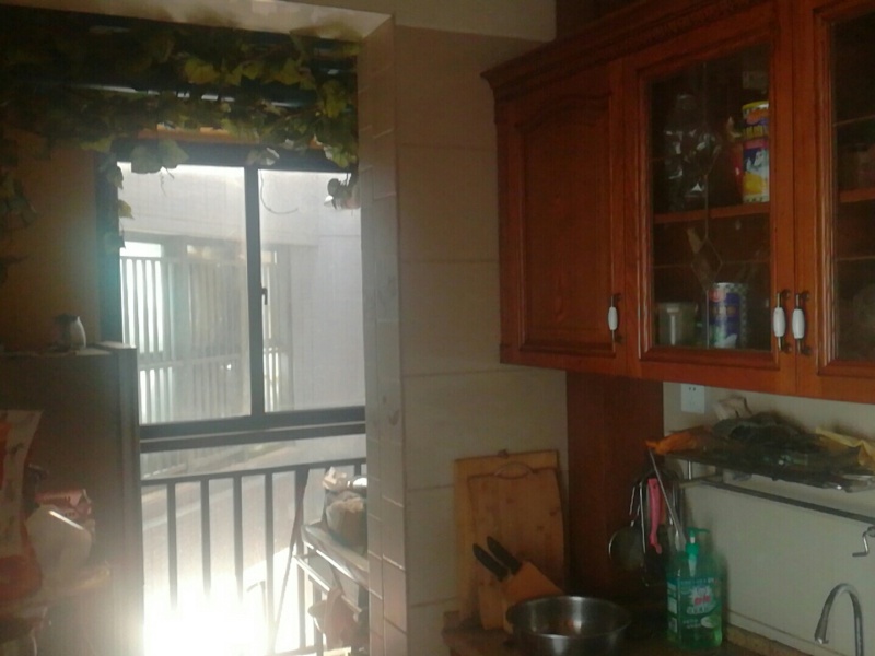 3室2廳2陽臺 巴士西苑客廳