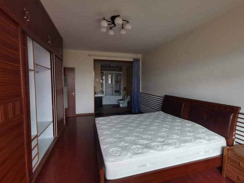 5室2廳3陽(yáng)臺(tái) 滇池花園別墅臥室