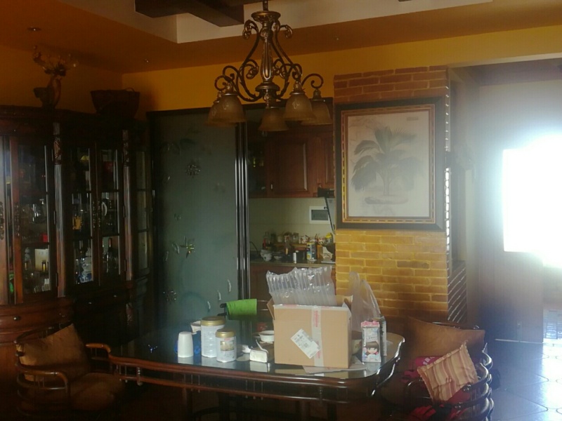 3室2廳2陽臺 巴士西苑客廳