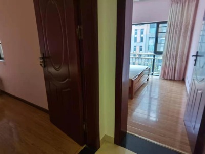 4室2廳2陽臺 滇池衛(wèi)城錦尚