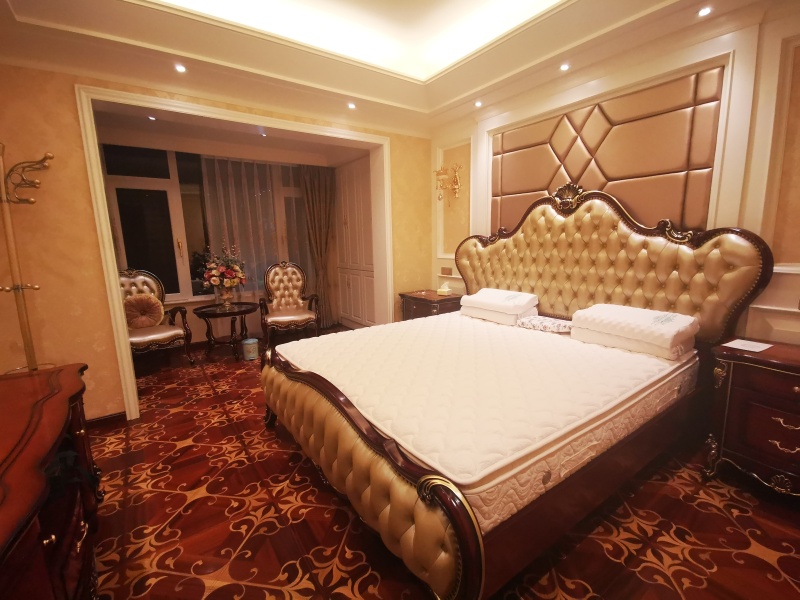 6室2廳3陽臺(tái) 紅星國際檀宮臥室