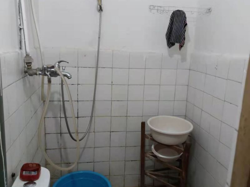 2室2廳 席子營(yíng)二期農(nóng)貿(mào)市場(chǎng)衛(wèi)生間