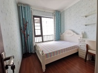 3室2廳2陽臺(tái) 中海學(xué)府路8號(hào)客廳