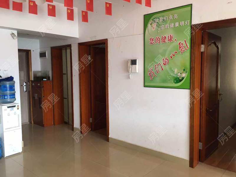 3室2廳1陽(yáng)臺(tái) 中環(huán)金界客廳