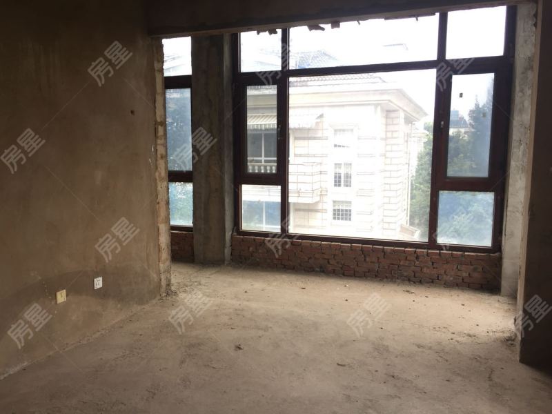 6室2廳4陽臺(tái) 海韻楓丹別墅臥室