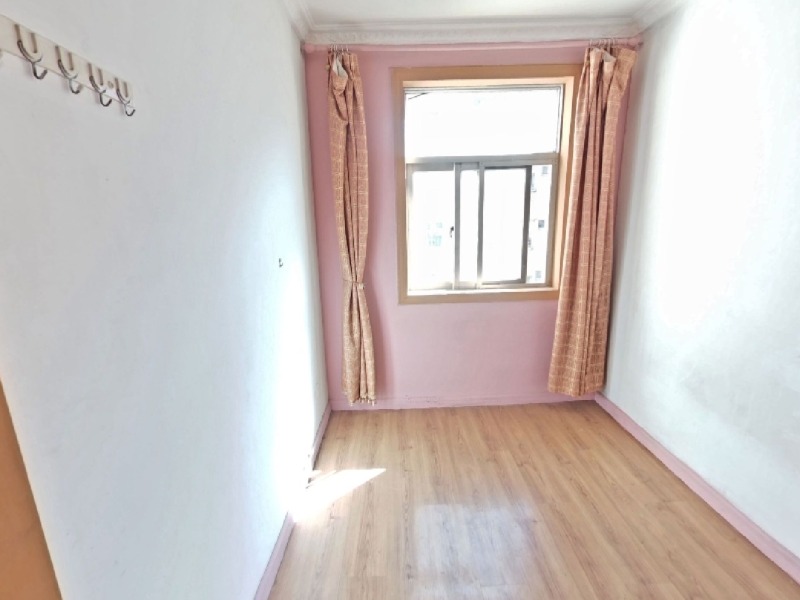 3室2廳1陽臺 巴士家園臥室