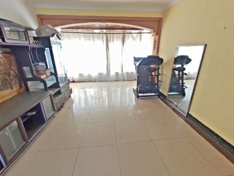 3室2廳1陽臺 巴士家園客廳