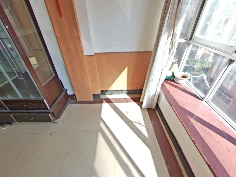 3室2廳1陽臺 巴士家園陽臺