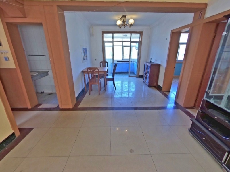 3室2廳1陽臺 巴士家園客廳