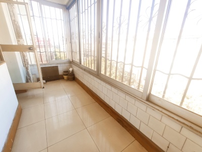 2室2廳1陽臺 白龍小區(qū)