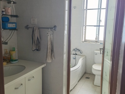 3室2廳2陽(yáng)臺(tái) 銀海城市花園