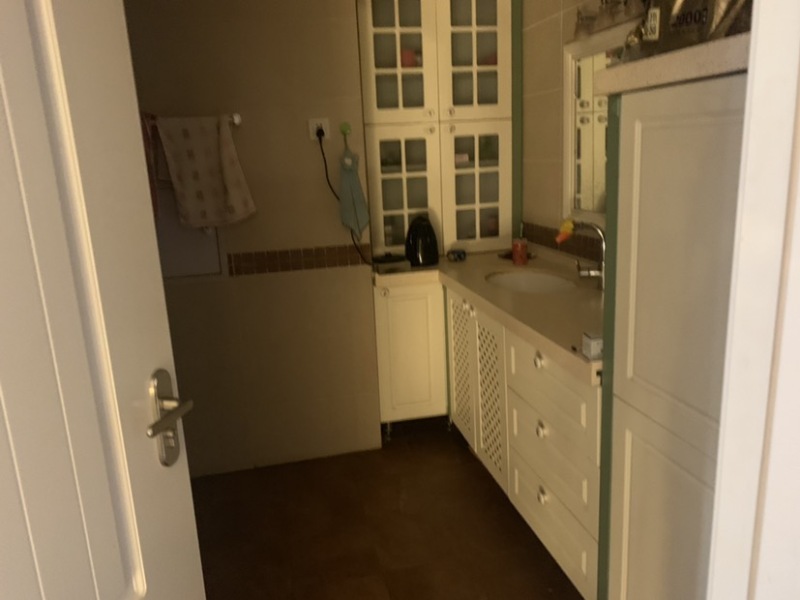 6室2廳2陽臺 楓林盛景西區(qū)別墅衛(wèi)生間