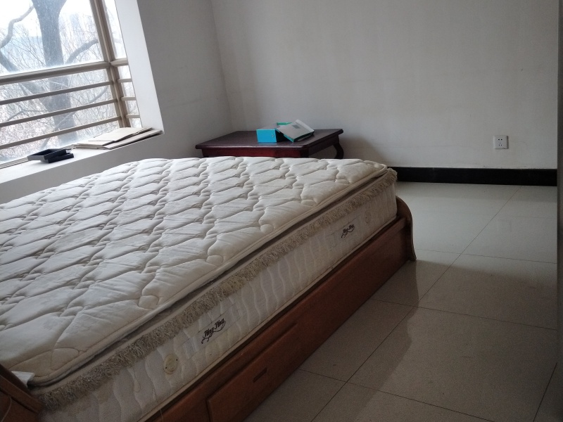 2室2廳1陽(yáng)臺(tái) 云嶺天驕別墅臥室