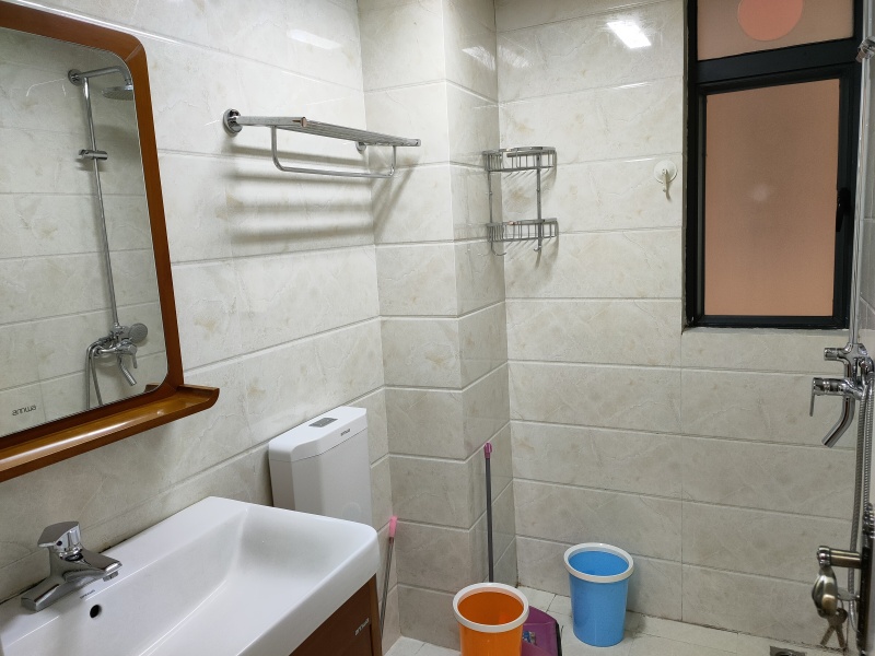 2室2廳1陽(yáng)臺(tái) 海倫國(guó)際海樂(lè)城衛(wèi)生間