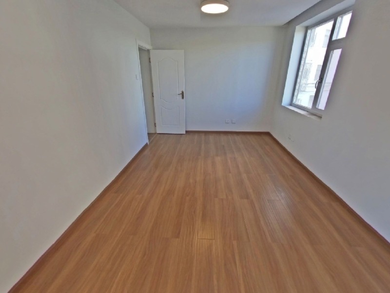 6室2廳2陽臺(tái) 金康園臥室