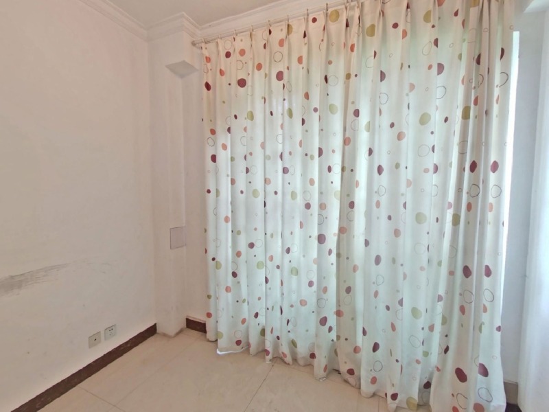 4室2廳2陽臺 香樟俊園二期臥室