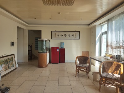 5室2廳3陽(yáng)臺(tái) 世博生態(tài)城依山鄰里