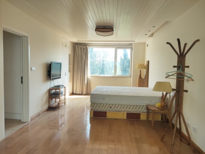 5室2廳3陽臺 世博生態(tài)城依山鄰里別墅臥室