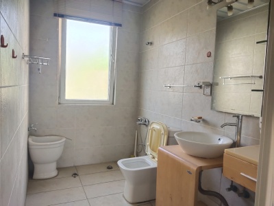 5室2廳3陽臺 世博生態(tài)城依山鄰里別墅衛(wèi)生間