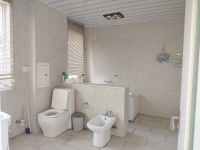 5室2廳3陽臺 世博生態(tài)城依山鄰里別墅衛(wèi)生間