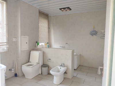 5室2廳3陽臺 世博生態(tài)城依山鄰里別墅衛(wèi)生間