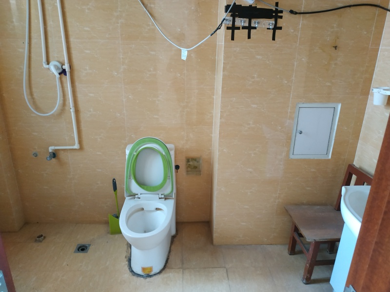 4室2廳2陽臺 滇池衛(wèi)城滟瀾灣別墅衛(wèi)生間