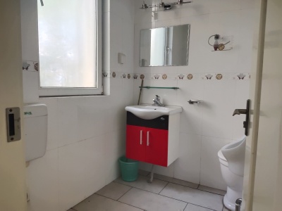 5室2廳3陽臺 世博生態(tài)城依山鄰里別墅衛(wèi)生間