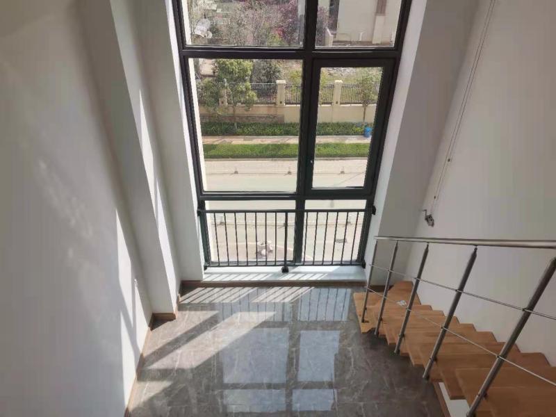 1室1廳 龍湖聽藍(lán)半島公寓客廳