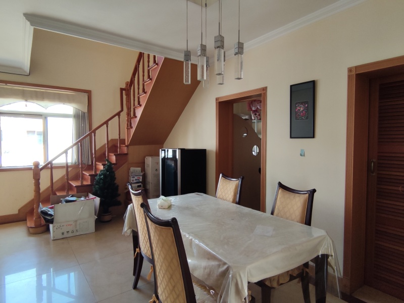 5室2廳2陽臺(tái) 金星小區(qū)其他