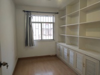 4室2廳2陽(yáng)臺(tái) 鑫安花園客廳