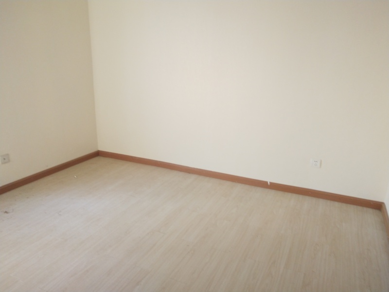 4室2廳2陽(yáng)臺(tái) 鑫安花園客廳