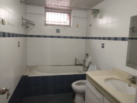 4室2廳2陽(yáng)臺(tái) 鑫安花園客廳