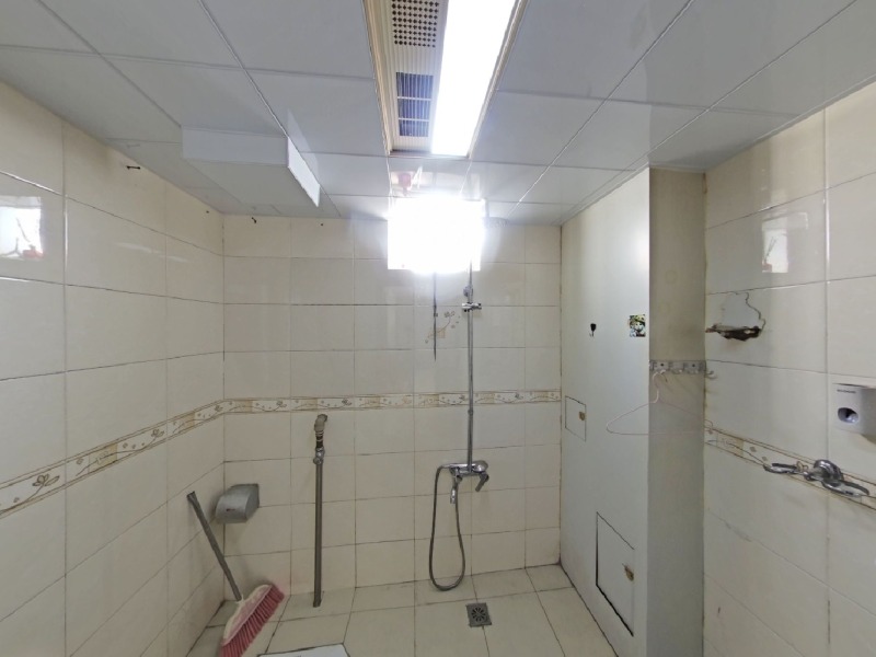 3室2廳1陽臺(tái) 香格里拉盛景衛(wèi)生間