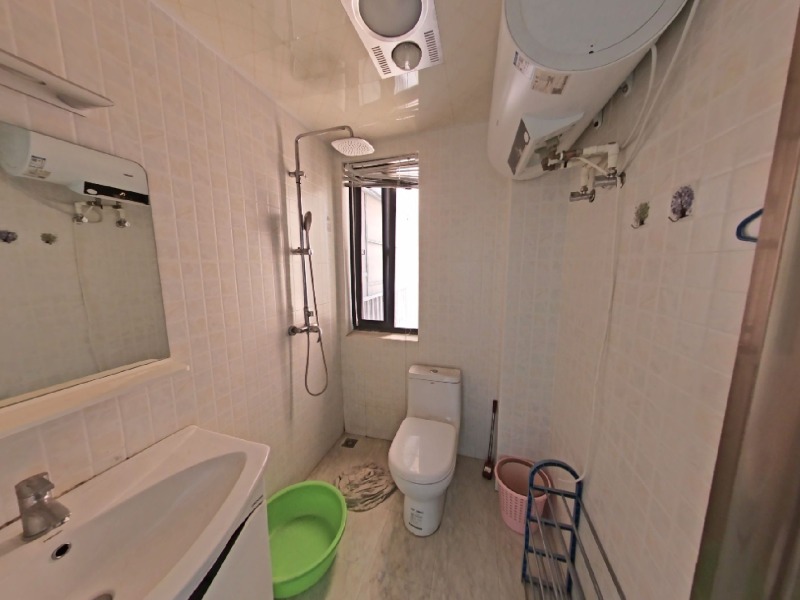 3室2廳1陽臺 實(shí)力壹方城衛(wèi)生間