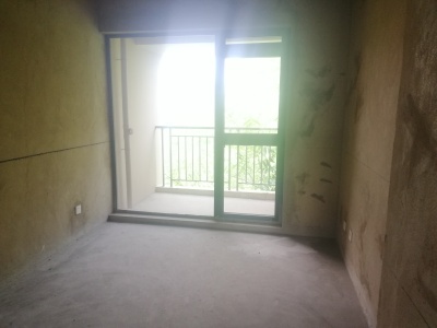5室2廳2陽臺 東岸紫園