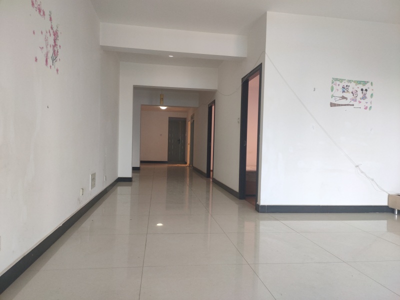 5室2廳2陽臺 新亞洲星云園客廳