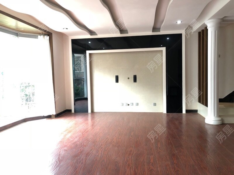 5室2廳3陽臺 陽光海岸地中海別墅客廳