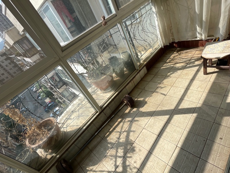 江东花园二期阳台