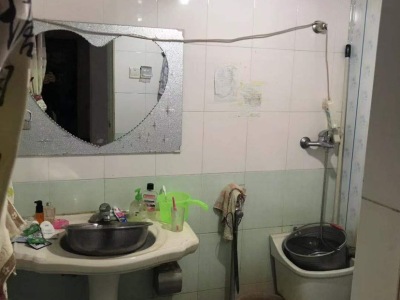 3室2廳2陽(yáng)臺(tái) 百麗園