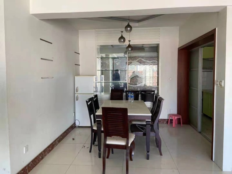 4室2廳2陽臺 順城豪庭餐廳