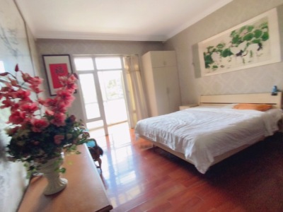 5室2廳3陽(yáng)臺(tái) 湖畔之夢(mèng)